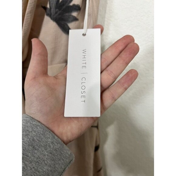 NWT White Closet Floral Jumpsuit Romper Pink Size Small Deep V Neck - Picture 3 of 10